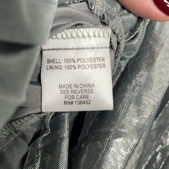 ModCloth Silver Metallic Pleated Tiered Skirt Size Large - Picture 6 of 7